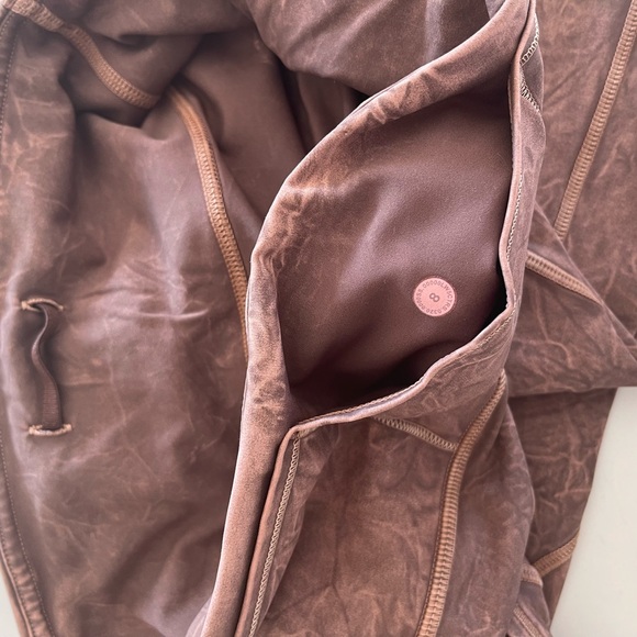 Lululemon fast and free HR tight size 8 - Picture 6 of 7